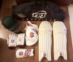Cricket kit available in cheap price 8/10 condition 0