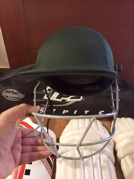 Cricket kit available in cheap price 8/10 condition 3