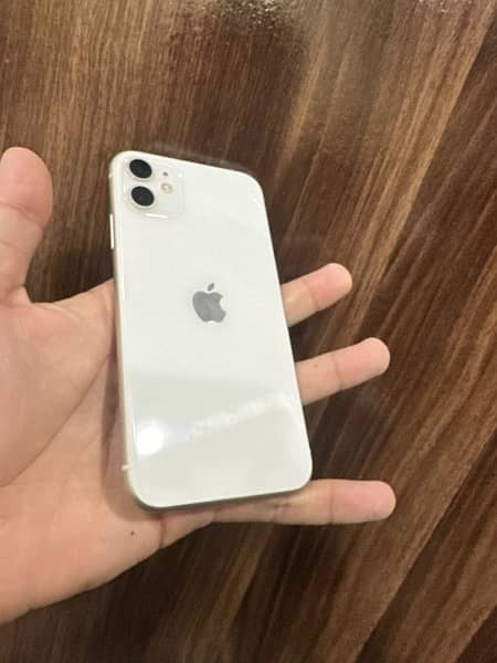 iphone 11 128 gb pta ok water prof only bettery and display genuine 1