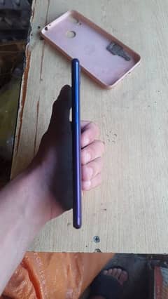honor 8 c full great condition the Crack is the Protector only