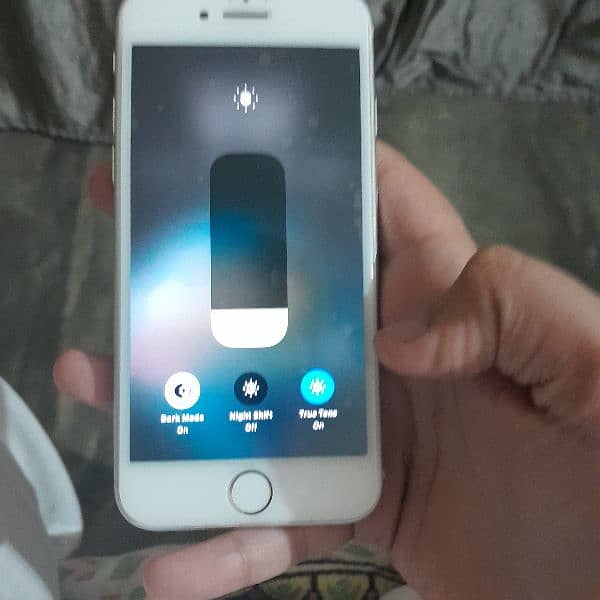 iphone 8 white non pta 10/10 touch id working condition water pack 8