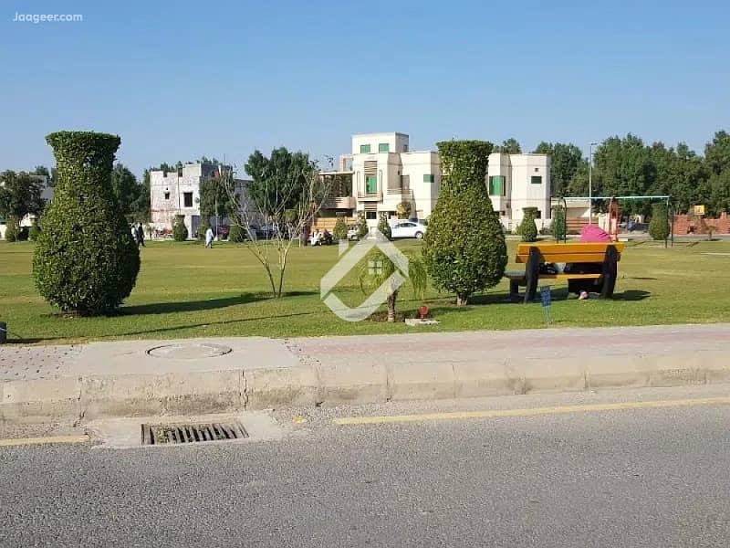 5 MARLA RESIDENTIAL PLOT FOR SALE POSSESSION UTILITY CHARGES PAID LDA APPROVED GAS AVAILABLE IN EASTERN BLOCK PHASE 1 BAHRIA ORCHARD LAHORE 9