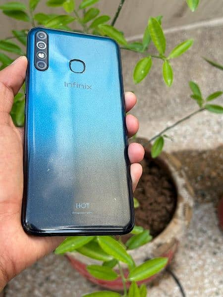 Infinix hot 8 4/64 with box 0