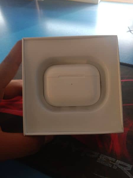 Apple airpods pro 2 airpods ke sath silicon ka cover free gift de ge 2