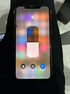 i phone xs max brand new condition 10/10 79 battery health