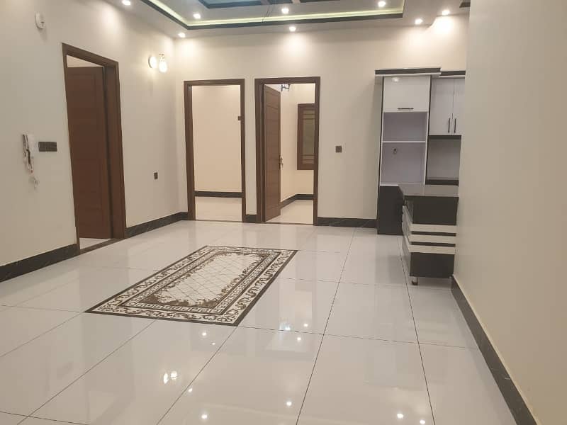 4 BED D/D. LUXURY PORTION AT THE PRIME LOCATION OF GULSHAN-E-IQBAL FOR SALE 3