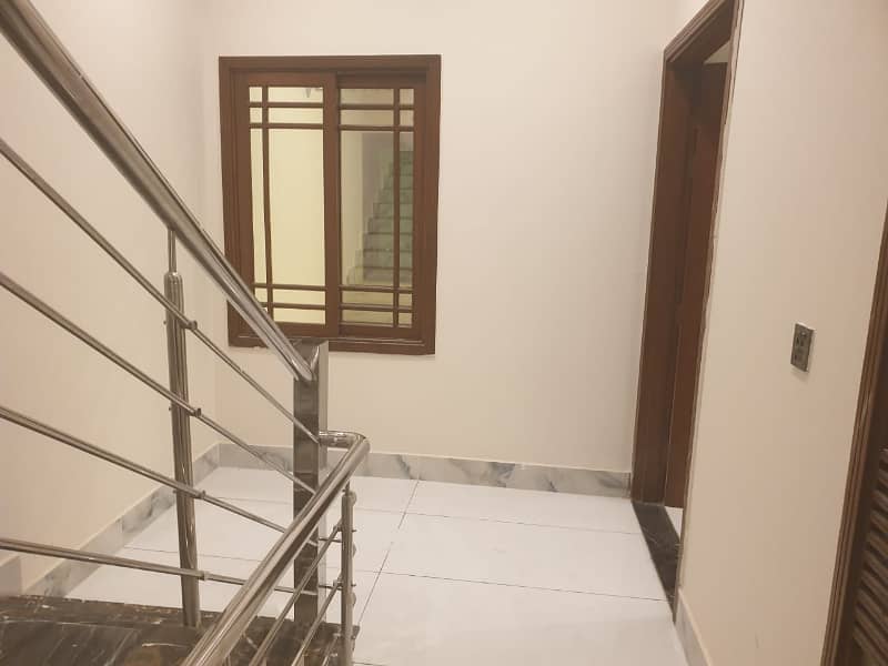 4 BED D/D. LUXURY PORTION AT THE PRIME LOCATION OF GULSHAN-E-IQBAL FOR SALE 6
