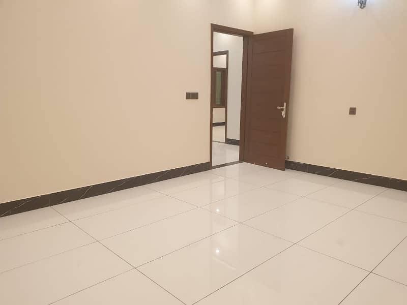 4 BED D/D. LUXURY PORTION AT THE PRIME LOCATION OF GULSHAN-E-IQBAL FOR SALE 13
