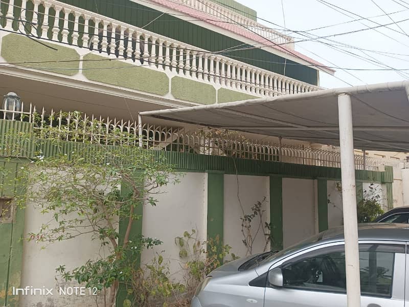 400 Square Yards Triple Storey Bungalow For Sale 35