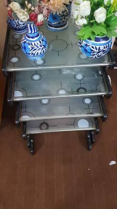 4 tables glass top