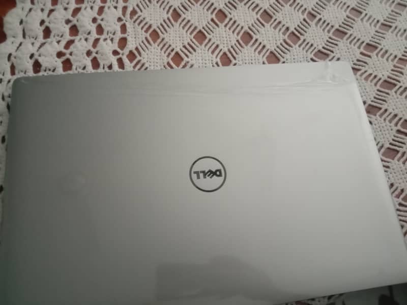 Dell xps 9560 0