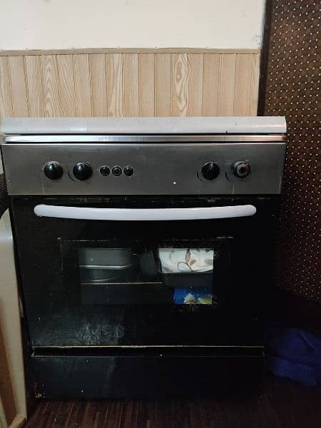 Cooking range with 3 stoves. good condition 0