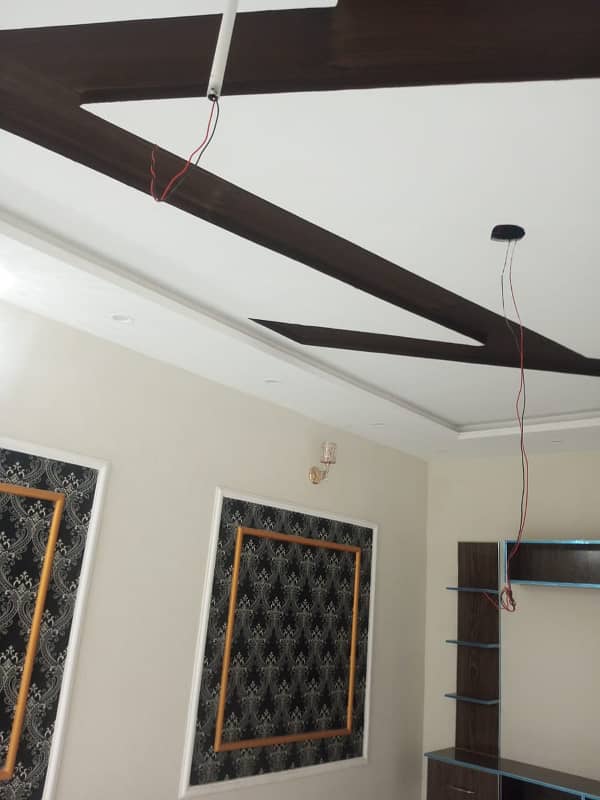 10 MARLA HOT LOCATION HOUSE AVAILABLE FOR RENT IN NAWAB TOWN 8