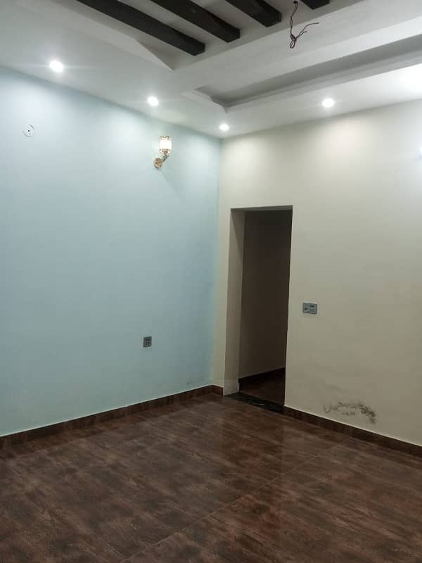 10 MARLA HOT LOCATION HOUSE AVAILABLE FOR RENT IN NAWAB TOWN 12
