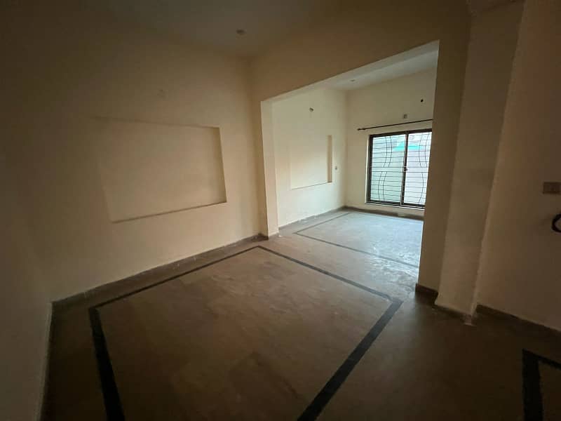 10 MARLA GOOD LOCATION LOWER PORTION AVAILABLE FOR RENT IN NASHEMAN-E-IQBAL PHASE 1 3
