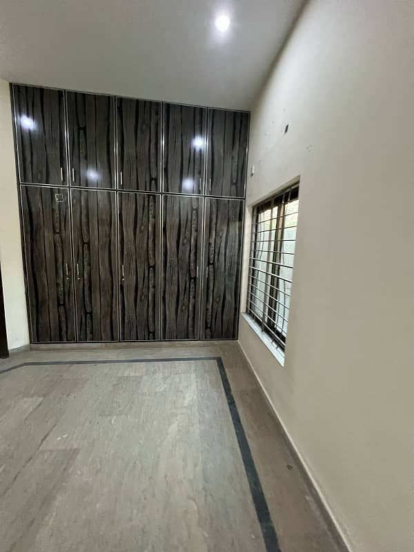 10 MARLA GOOD LOCATION LOWER PORTION AVAILABLE FOR RENT IN NASHEMAN-E-IQBAL PHASE 1 6