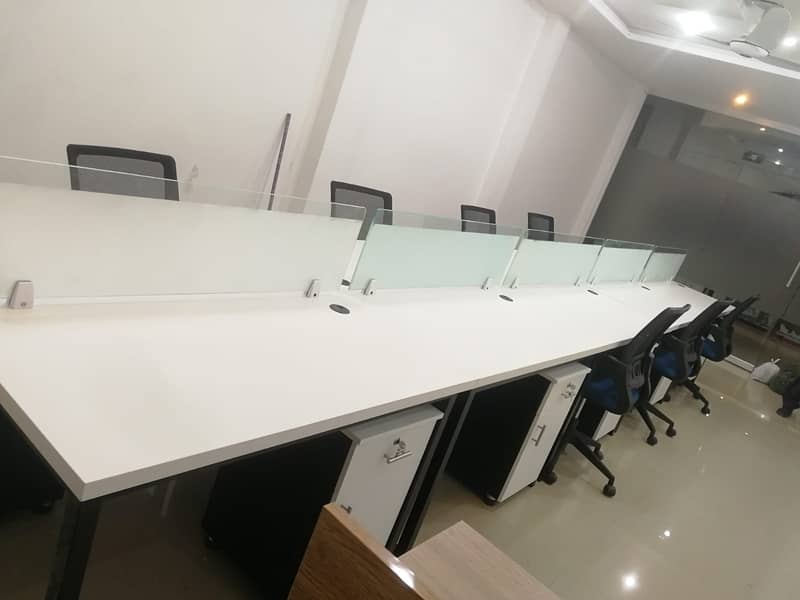 Workstation Table 8 Person/Confrance Table/Meeting Table/Workstations 5