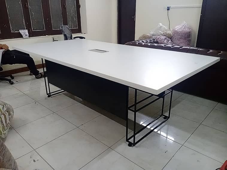 Workstation Table 8 Person/Confrance Table/Meeting Table/Workstations 8