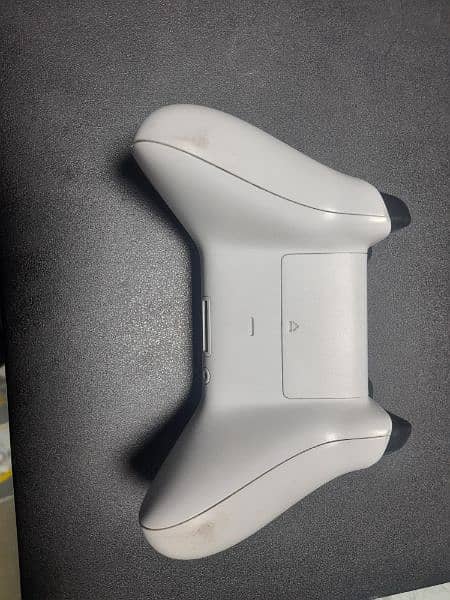 Xbox one s controller 2