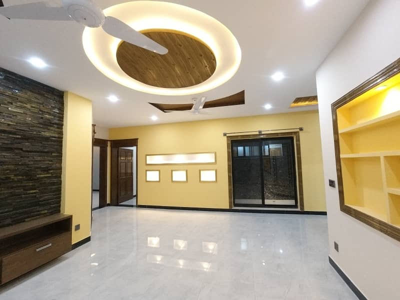 12 Marla House For Sale In G-15/1 Islamabad 12