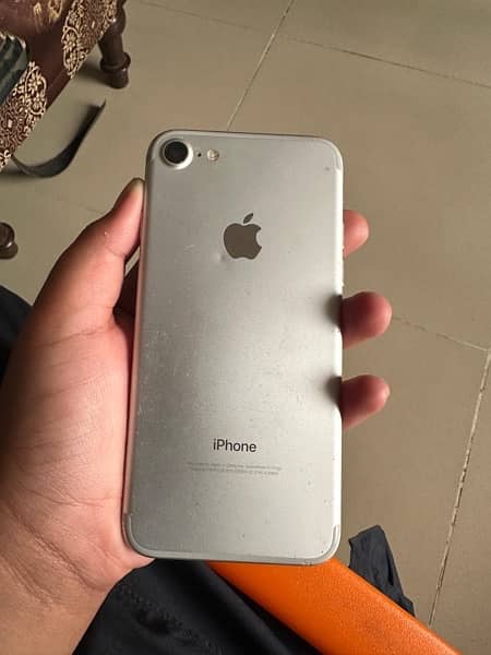 iPhone 7 32 GB for sale 5