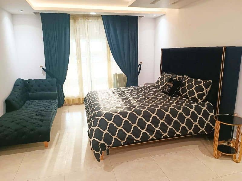 One bedroom Apartment daily basis in Gold Crest Mall 5