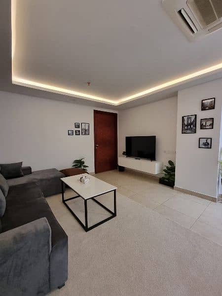 One bedroom Apartment daily basis in Gold Crest Mall 13