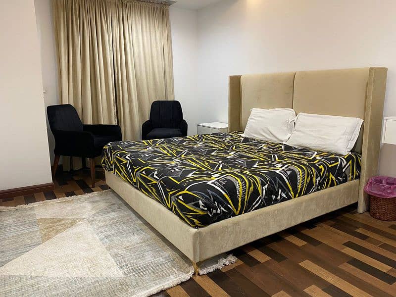 One bedroom Apartment daily basis in Gold Crest Mall 14