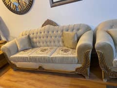 Beautiful 6,seater sofa set few months used