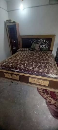 King size bed and wardrobe