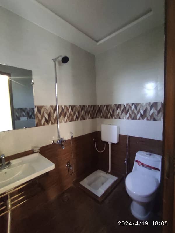 5 marla pair house for sale in valancia town with 4 bedrooms attache 1 house 6