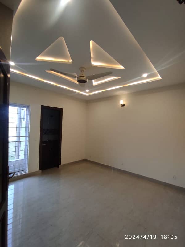 5 marla pair house for sale in valancia town with 4 bedrooms attache 1 house 8
