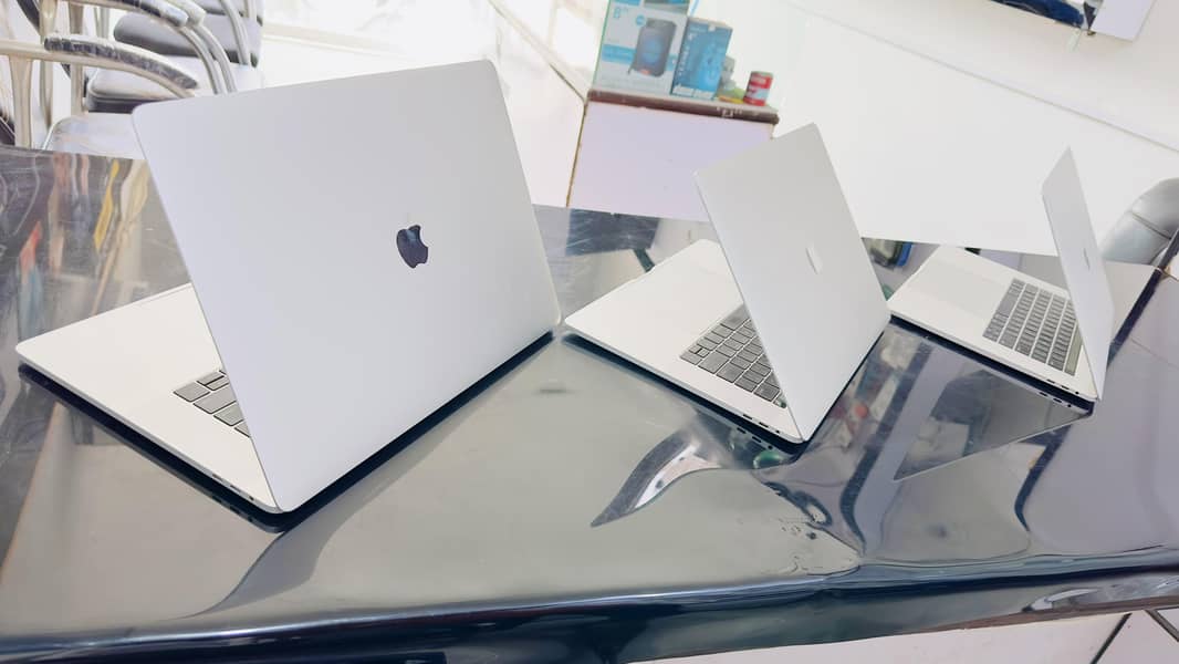 Apple Macbook Pro 2019 Core i7.32/512 with box 1