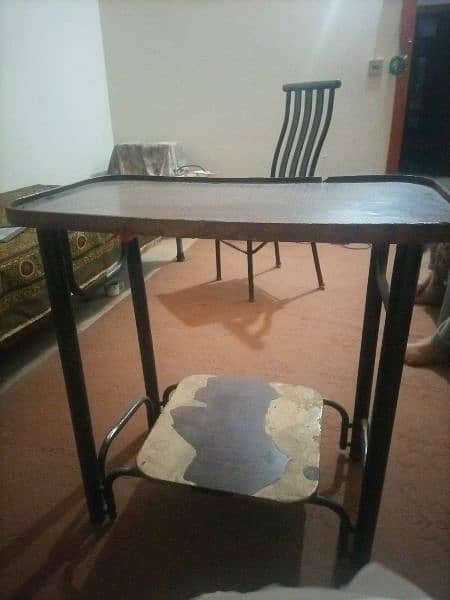 computer table and chair 1
