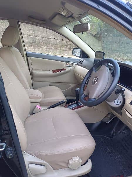 Automatic Toyota Corolla SE Saloon 5