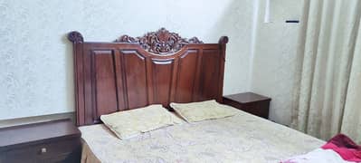 king size solid sheesham wooden bed with dressing and side tables