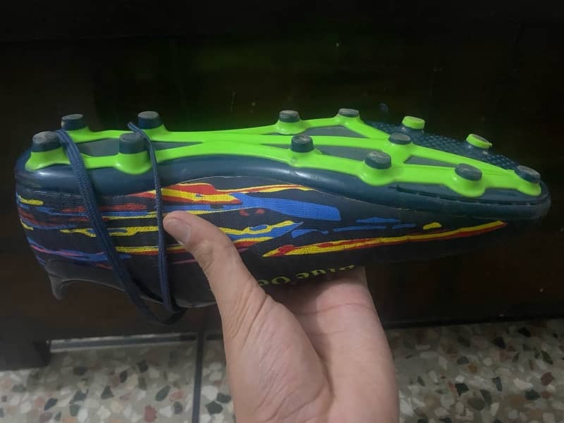 Football Shoes (Good Condition) size:11 4