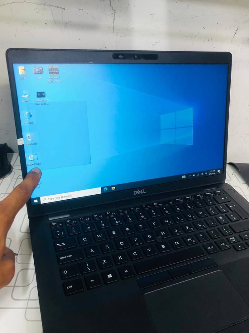 Dell Latitude 5400 Intel Core i5, 8th Gen,14"Led Display Touch Screen 4