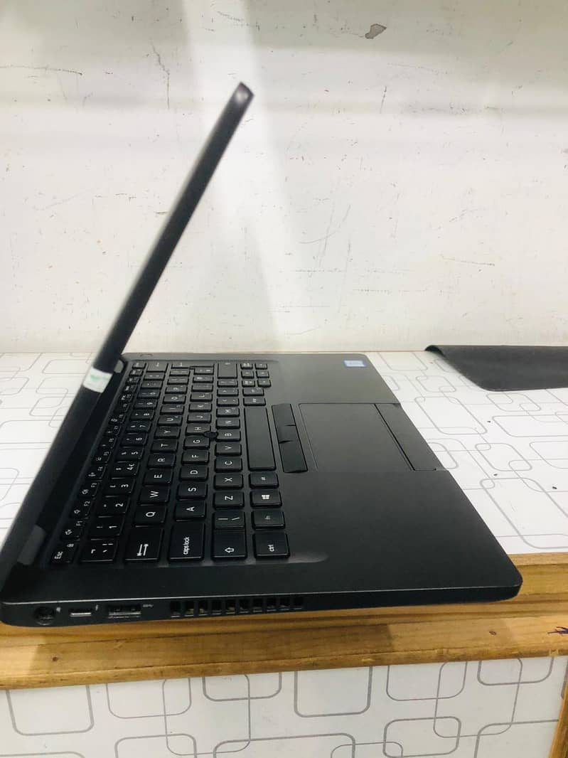 Dell Latitude 5400 Intel Core i5, 8th Gen,14"Led Display Touch Screen 5