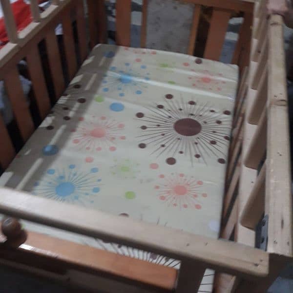wooden baby cot 0