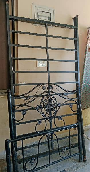 single iron bed for sale 0