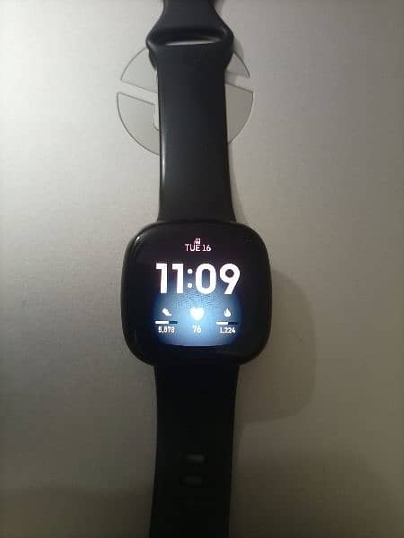 Fitbit Versa 3 smartwatch 2