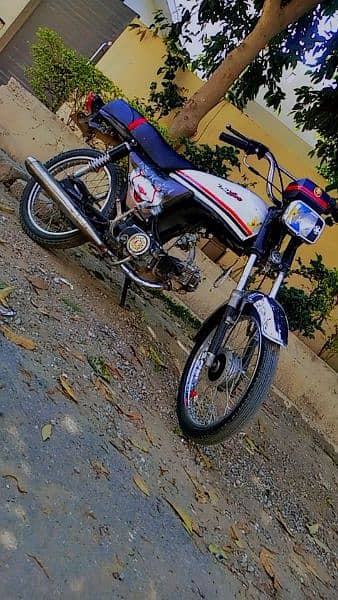 hero 70 . modified bike with golden no. - Other Motorcycles - 1086529043