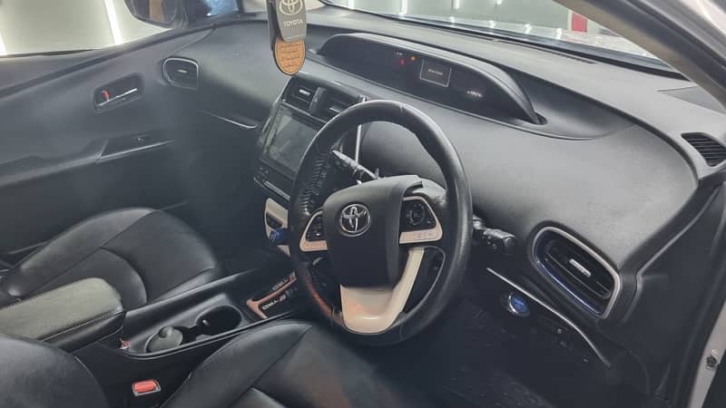 Toyota Prius S selection 2016 4