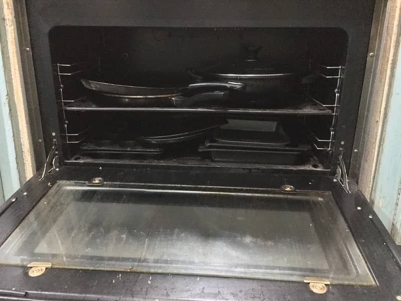 Gas Cooker Oven Grill with 5 Burners + Good Used Conditio 4