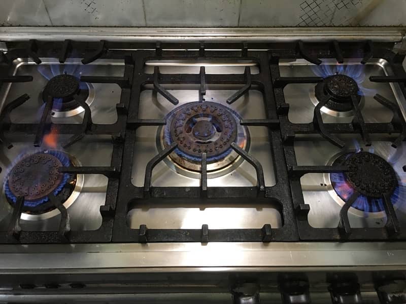Gas Cooker Oven Grill with 5 Burners + Good Used Conditio 6