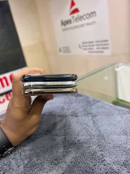 Iphone 11 pro/IPhone 11 pro max Pta Approved 256GB 3