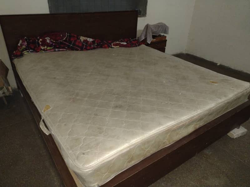 Bed with spring mattress 14