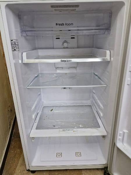 Samsung Refrigerator in new condition for sale 3