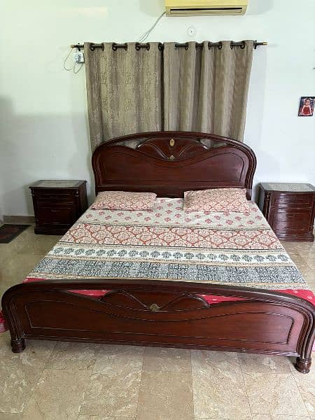 Original Sheesham Bedroom Set With Mattress. 4